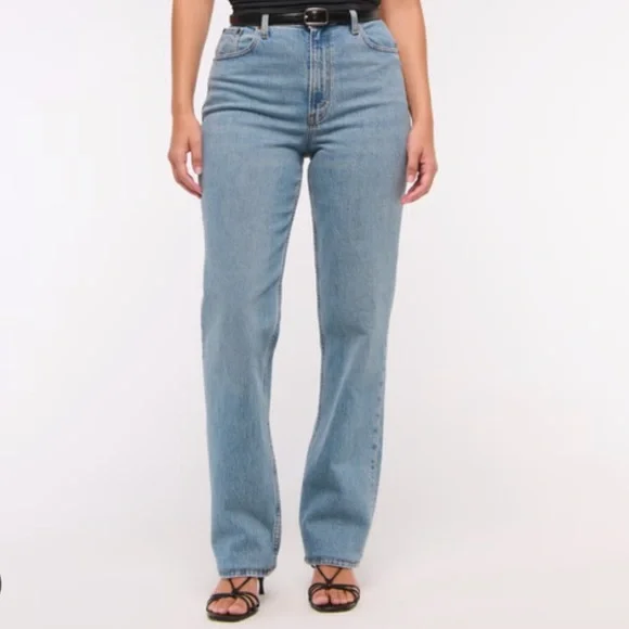 Abercrombie & Fitch Curve Love 90s Relaxed Jeans - Picture 1 of 8